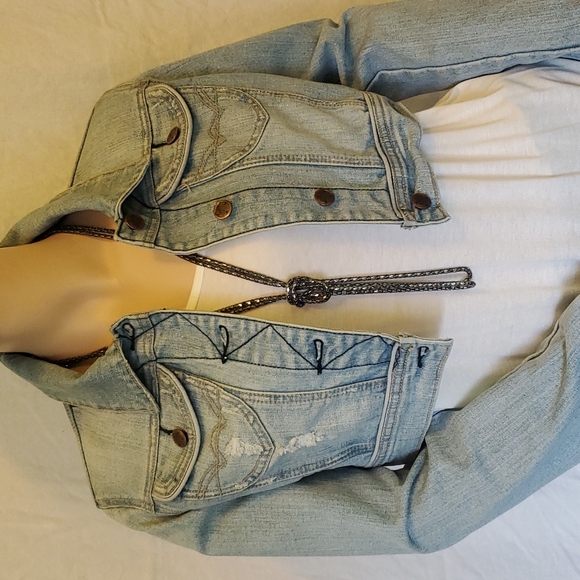Tixi Cropped Denim Jacket - Picture 3 of 13